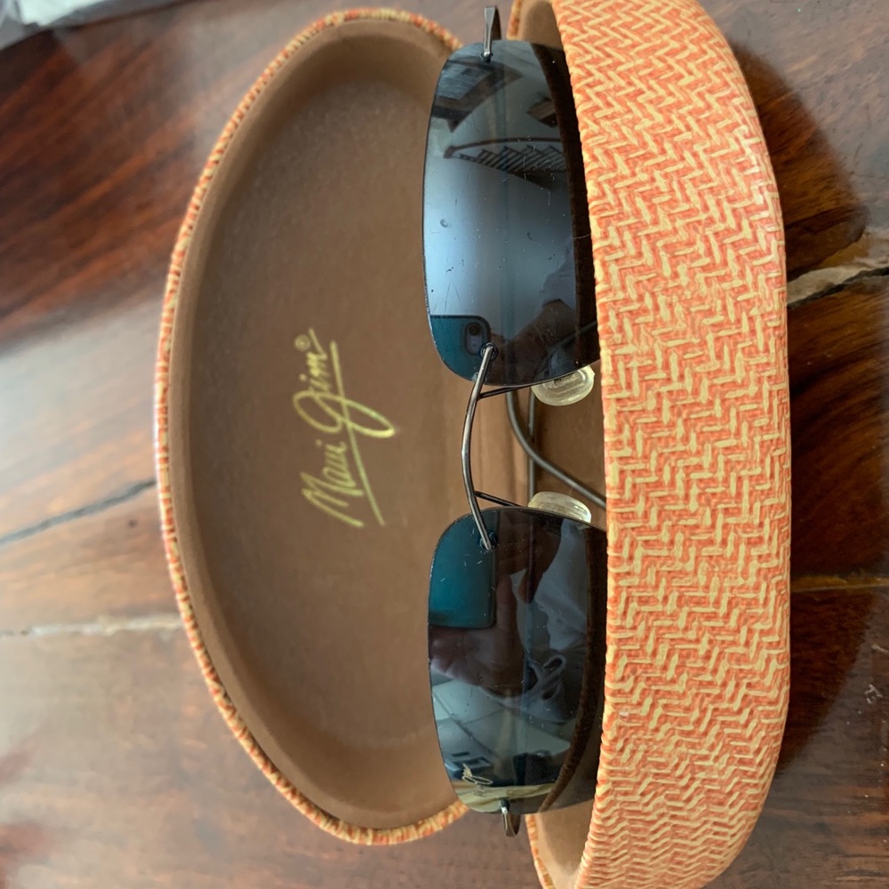 Maui Jim gun metal polarized sunglasses